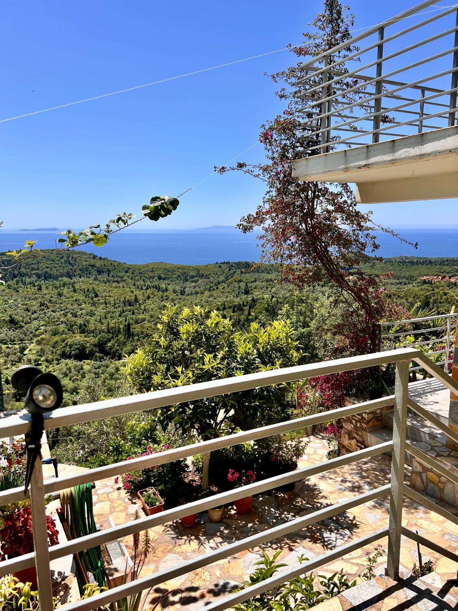 Vila Tatjana Guest House Vuno Bagian luar foto